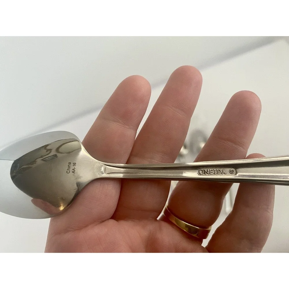 Oneida Stainless CELLA Oval Place Soup Spoons 7 1/8